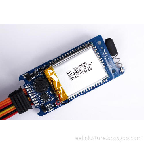 Reliable vehicle tracker with real time tracking system